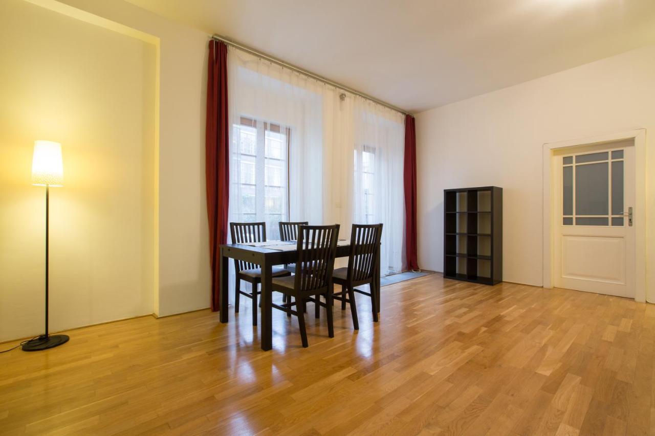 Elegant Apartment With Free Garage In The Center Of Prague Extérieur photo